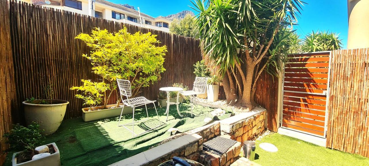 African Groove Camps Bay Le Cap Extérieur photo